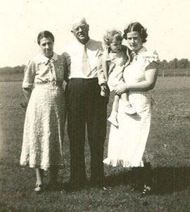 Mimi with parents